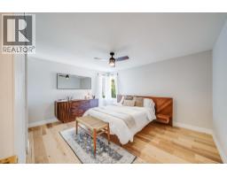 384 AMBERLY CRESCENT - 23