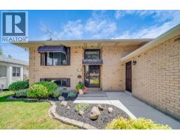 384 AMBERLY CRESCENT - 4
