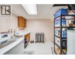 384 AMBERLY CRESCENT - 42