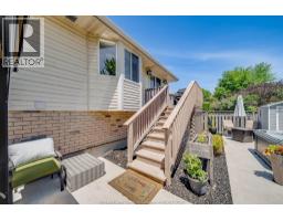 384 AMBERLY CRESCENT - 43