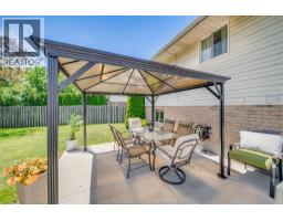384 AMBERLY CRESCENT - 44