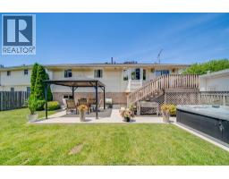 384 AMBERLY CRESCENT - 45