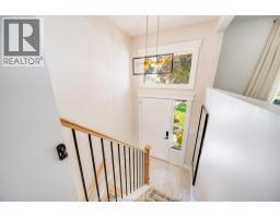 384 AMBERLY CRESCENT - 7