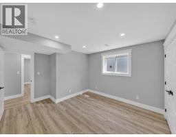 157 GLOUCESTER DRIVE - 35