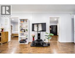 1170 PIERRE AVENUE - 10