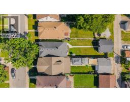 1170 PIERRE AVENUE - 32