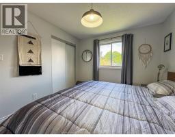 1343 LEAFIELD - 16