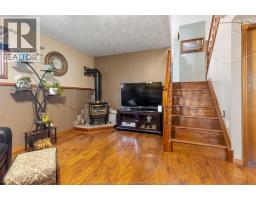 18 AZAR DRIVE - 28