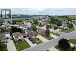 18 AZAR DRIVE - 5