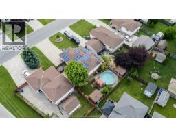 18 AZAR DRIVE - 9