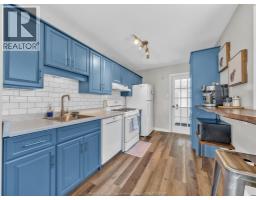 2174 FOREST AVENUE - 20