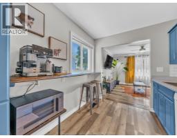 2174 FOREST AVENUE - 23