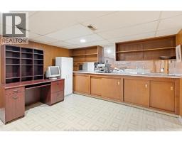 3425 WOODLAWN AVENUE - 18