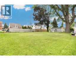 2337 PARKWOOD AVENUE - 35