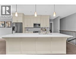 1701 CYPRESS - 12