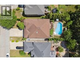 1544 IMPERIAL CRESCENT - 34