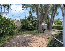 3660 ROXBOROUGH - 34
