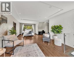 320 Seacliff DRIVE West - 34