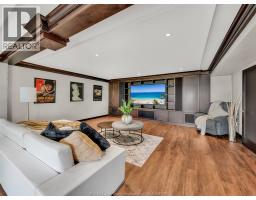 320 Seacliff DRIVE West - 44