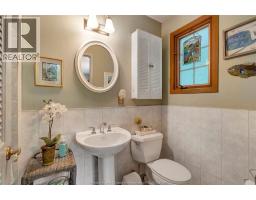 1335 LAURIER DRIVE - 14