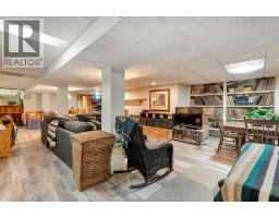 1335 LAURIER DRIVE - 25