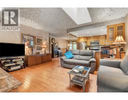 1335 LAURIER DRIVE - 8