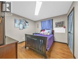 9 Lyle STREET - 16