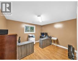 9 Lyle STREET - 26