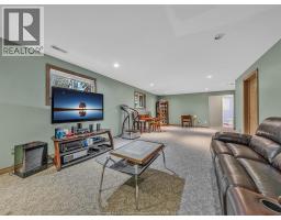 9 Lyle STREET - 32