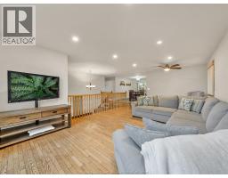 9 Lyle STREET - 5