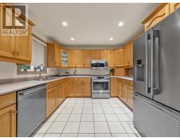 9 Lyle STREET - 8