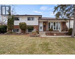 1116 SUMACH CRESCENT - 1