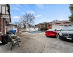 1116 SUMACH CRESCENT - 29