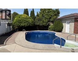 1116 SUMACH CRESCENT - 35