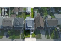 1720 MARENTETTE AVENUE - 33
