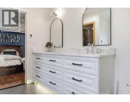 205 CLUBVIEW DRIVE - 23
