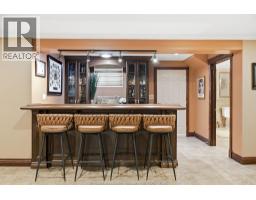 205 CLUBVIEW DRIVE - 32