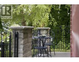 205 CLUBVIEW DRIVE - 41