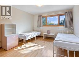 3760 VICTORIA BOULEVARD - 23