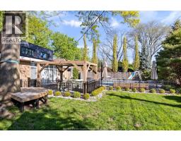 3760 VICTORIA BOULEVARD - 33