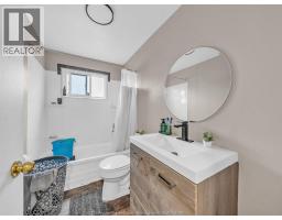 751 WINDSOR AVENUE - 35