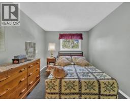 6430 THORNBERRY - 17