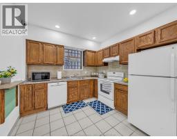 894 DOUGALL - 25