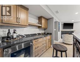 72 Redwood AVENUE - 22