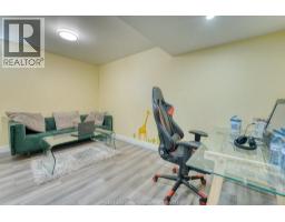 525 MAGUIRE STREET - 42