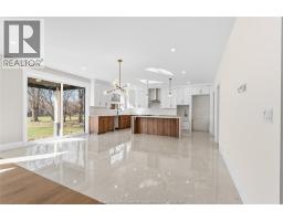 2584 MAYFAIR - 10