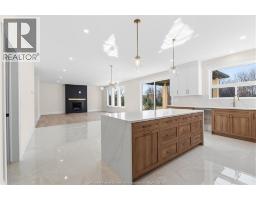 2584 MAYFAIR - 13