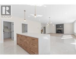 2584 MAYFAIR - 15