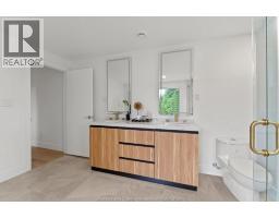 2371 RIVERSIDE DRIVE West - 32