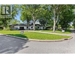 805 ROSELAWN - 29